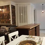 Appartement 15 *