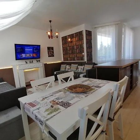 Appartement 15 *