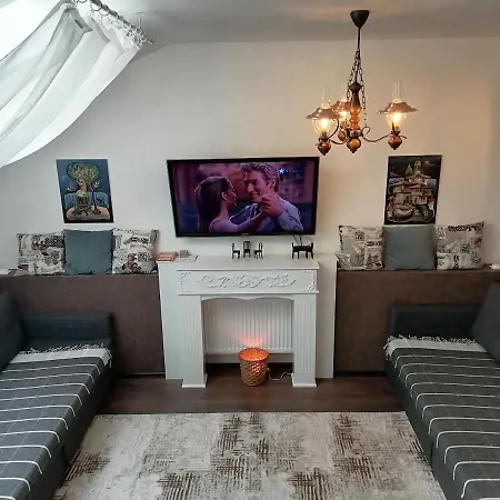 Apartman 15 *