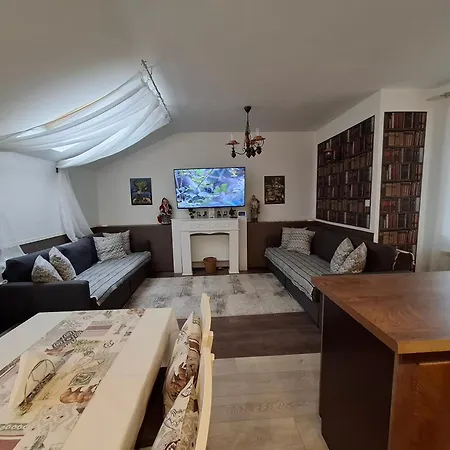 Appartement 15 *