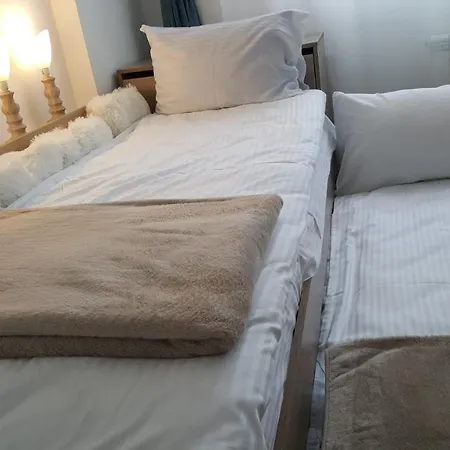 Appartement 15 *